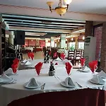 Aeroport Hotel 3*